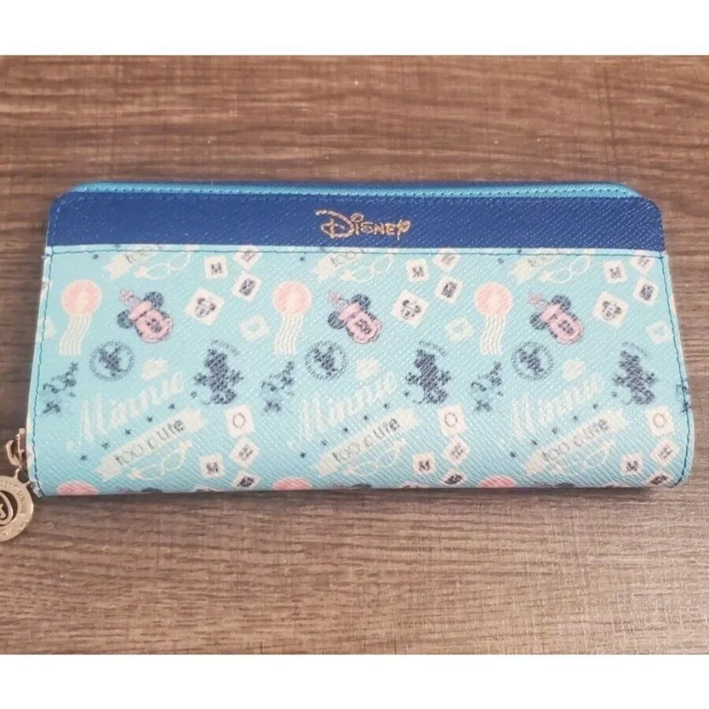 NWOT Disney Wallet Blue Minnie‎ Too Cute